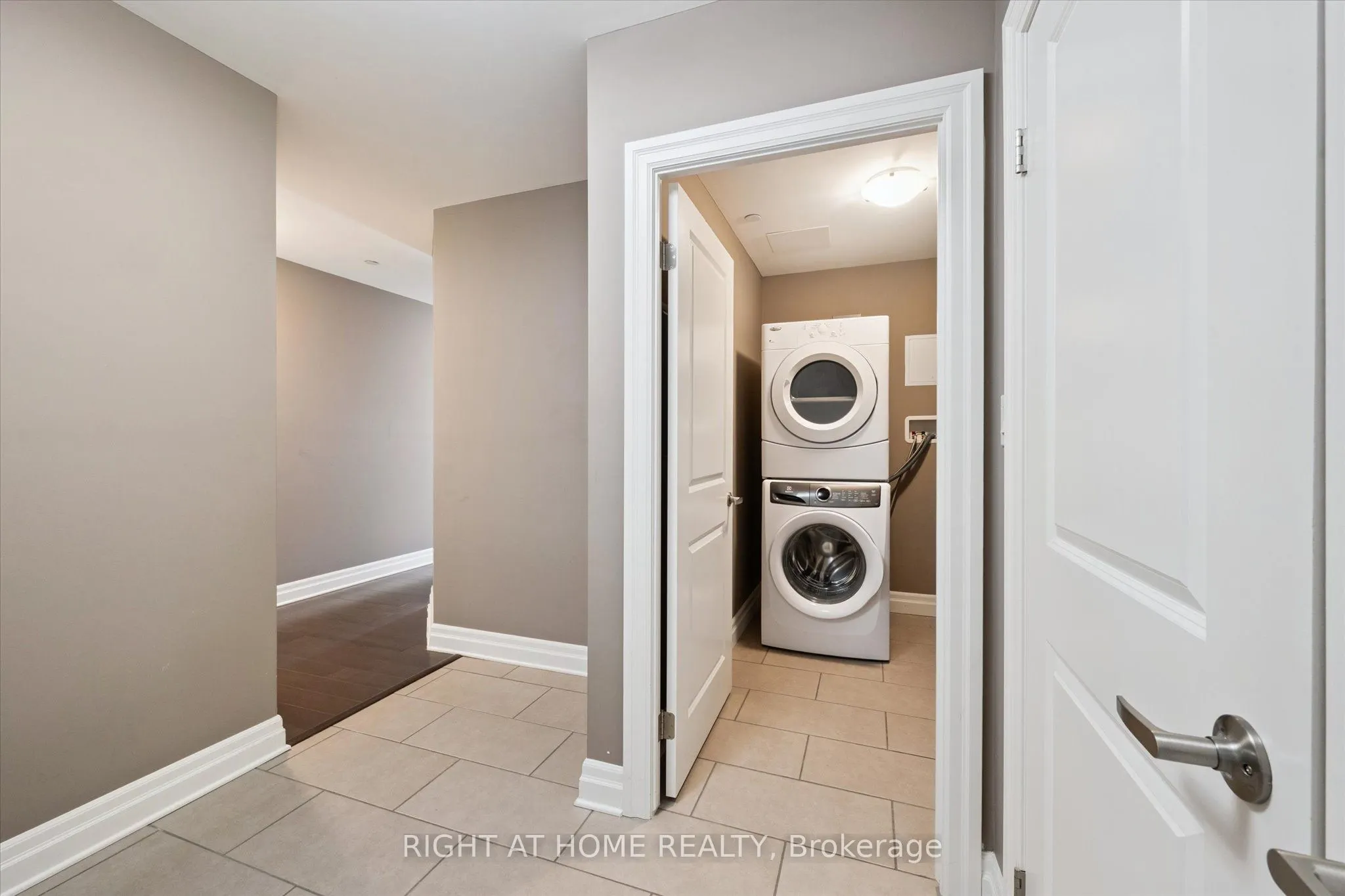 160 Macdonell Street, #707