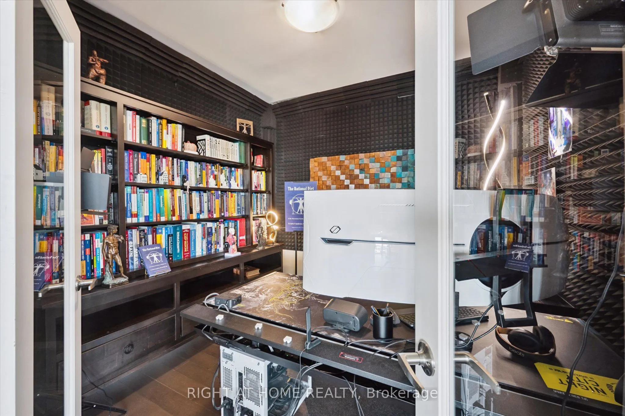 160 Macdonell Street, #707