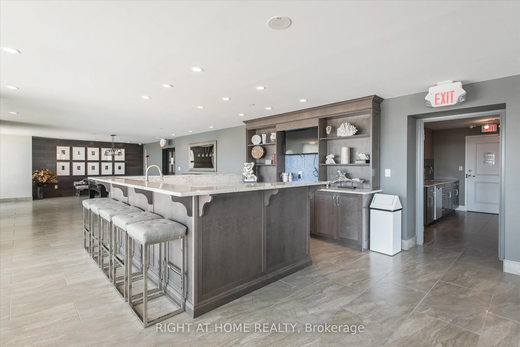 160 Macdonell Street, #707