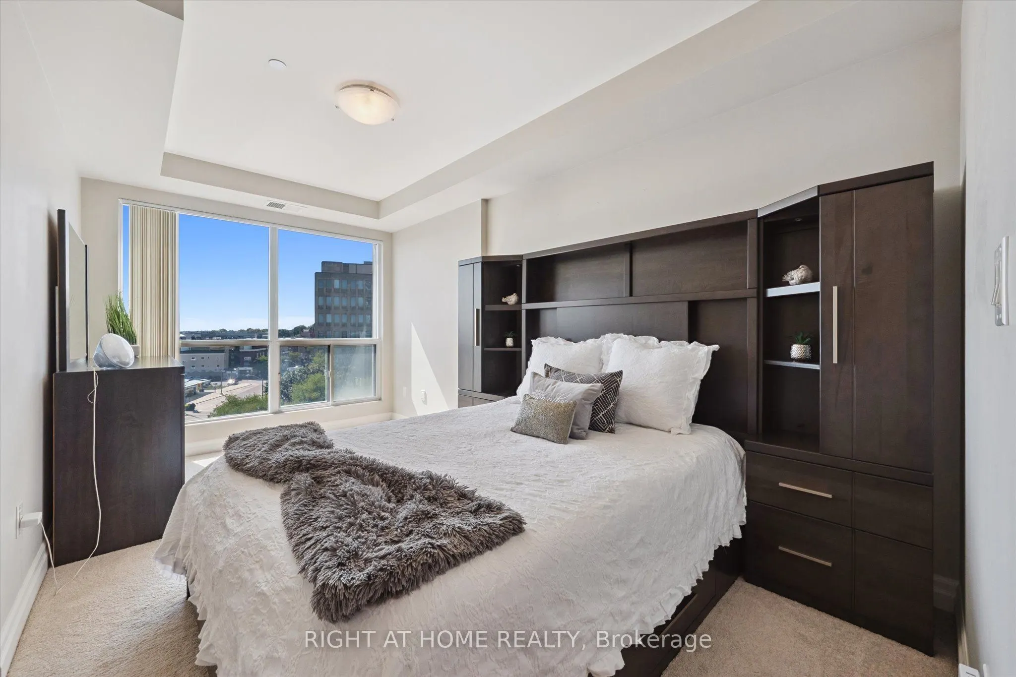 160 Macdonell Street, #707