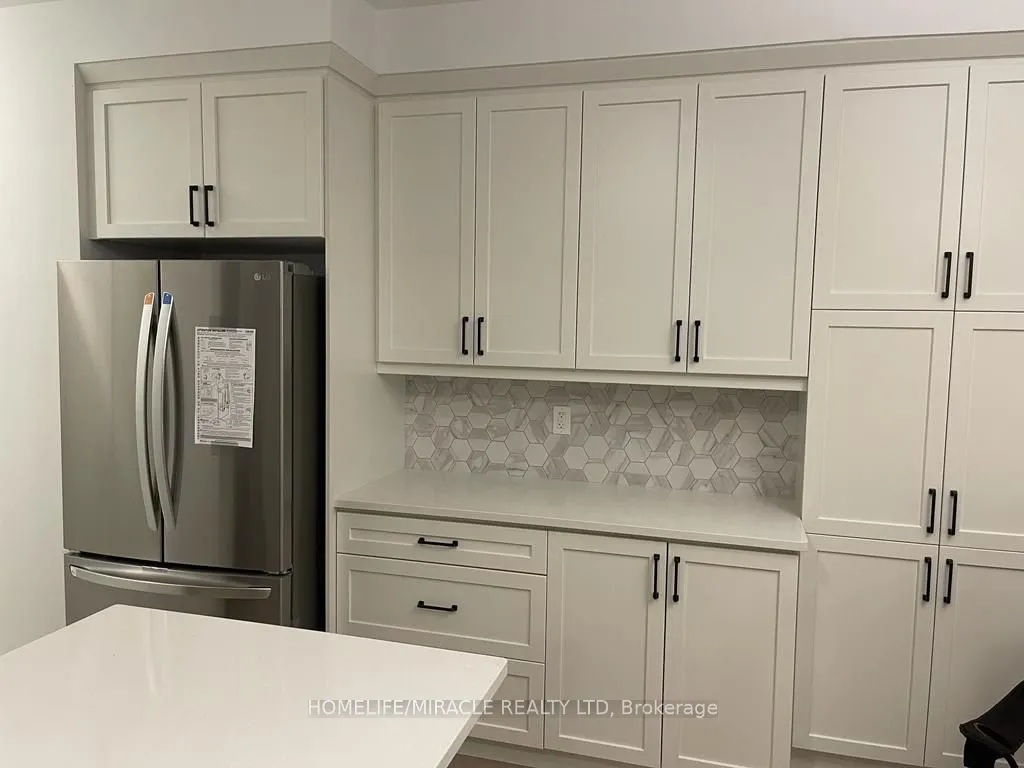 155 Rosenberg Way