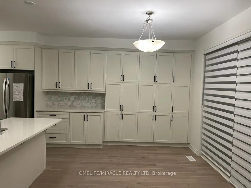 155 Rosenberg Way