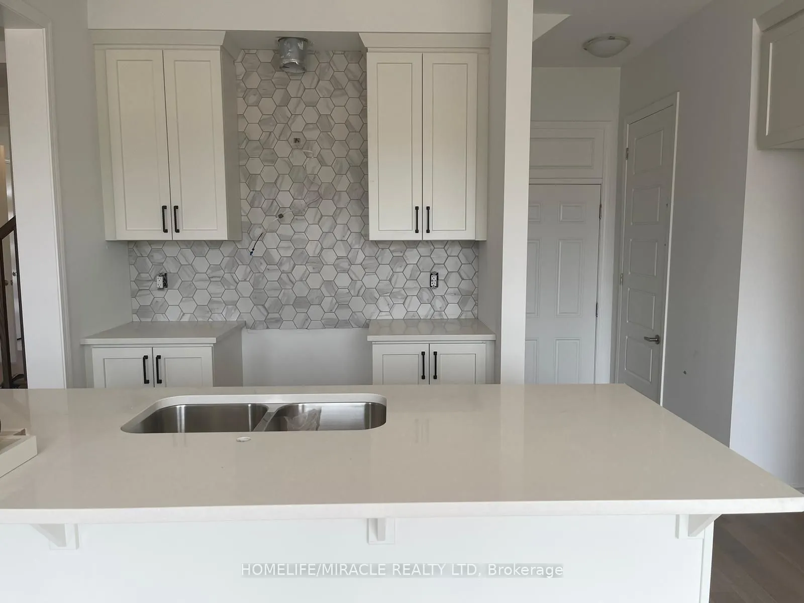 155 Rosenberg Way
