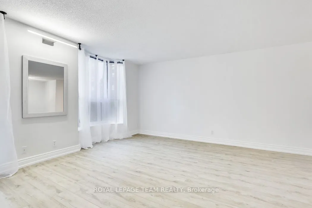 2951 Riverside Drive, #113