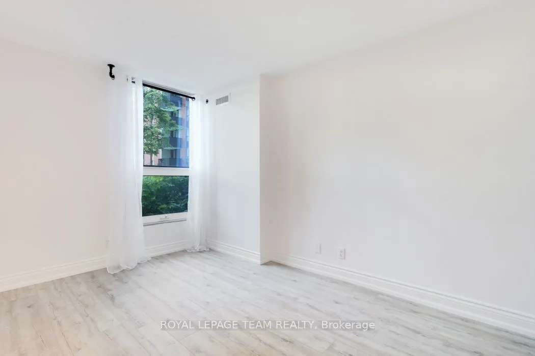 2951 Riverside Drive, #113