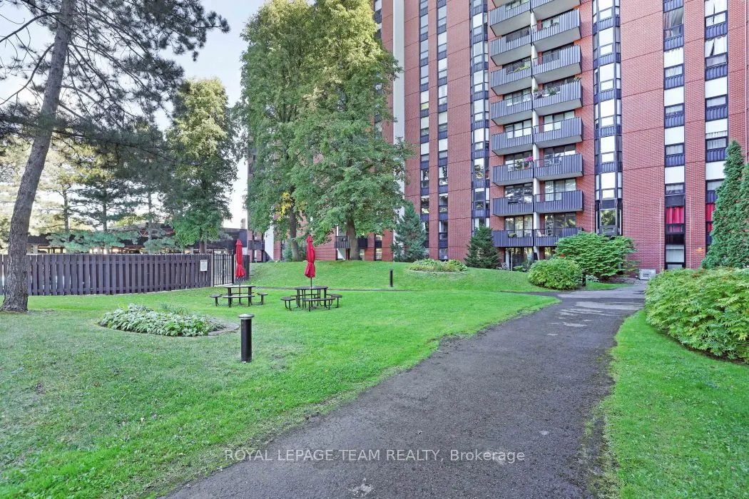 2951 Riverside Drive, #113