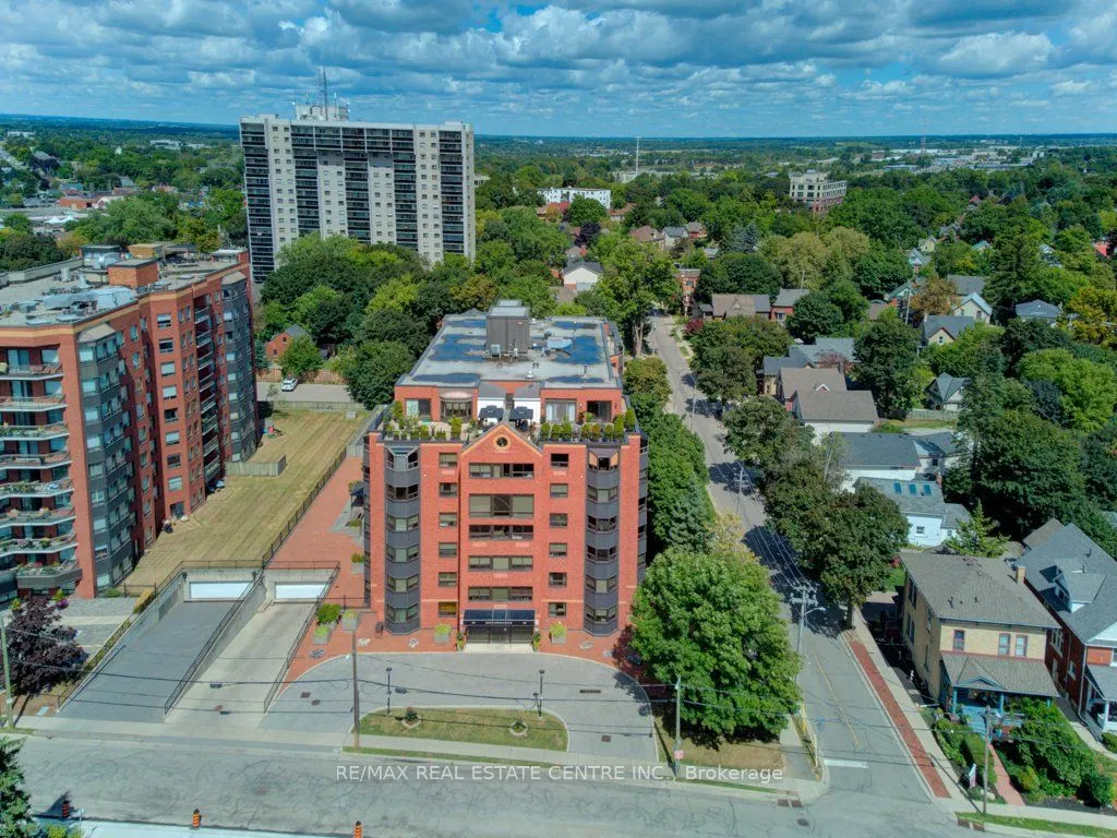 20 Ellen Street E, #405