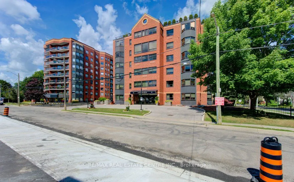 20 Ellen Street E, #405