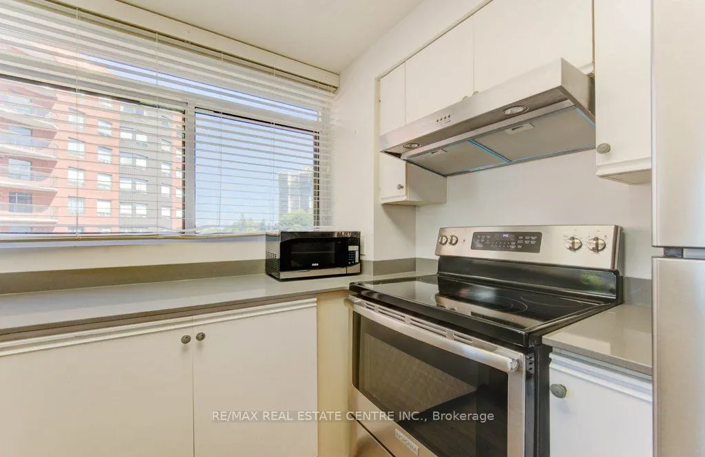 20 Ellen Street E, #405