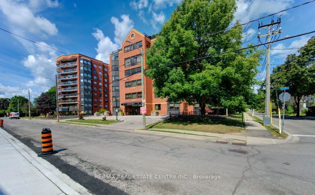 20 Ellen Street E, #405