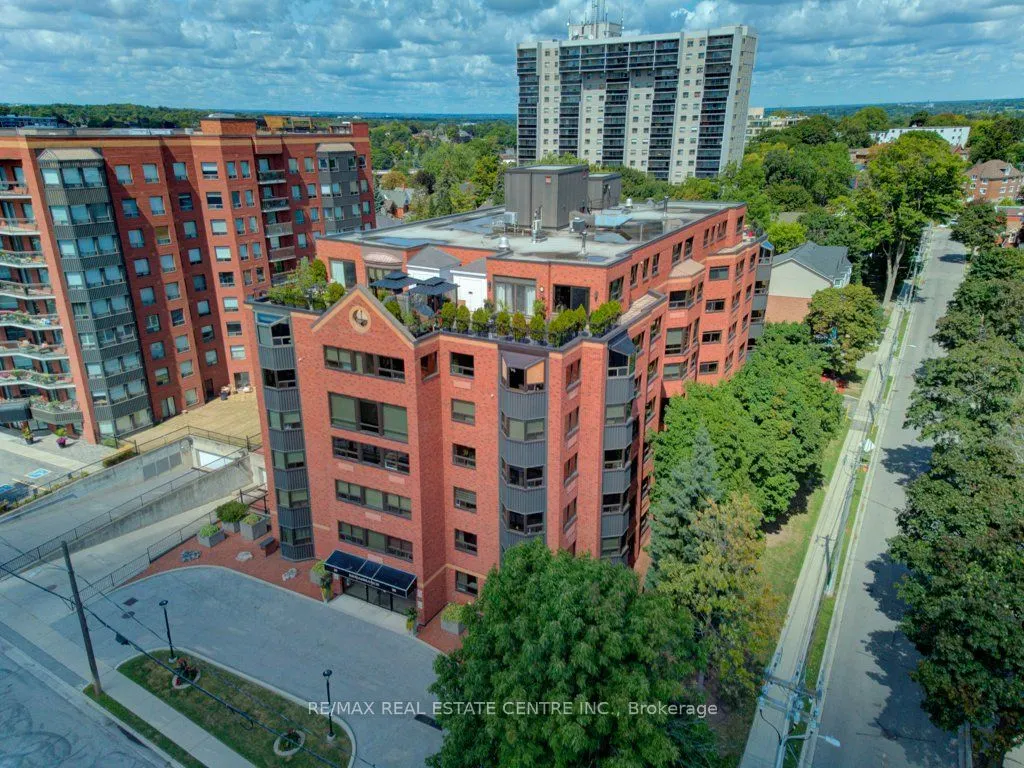 20 Ellen Street E, #405