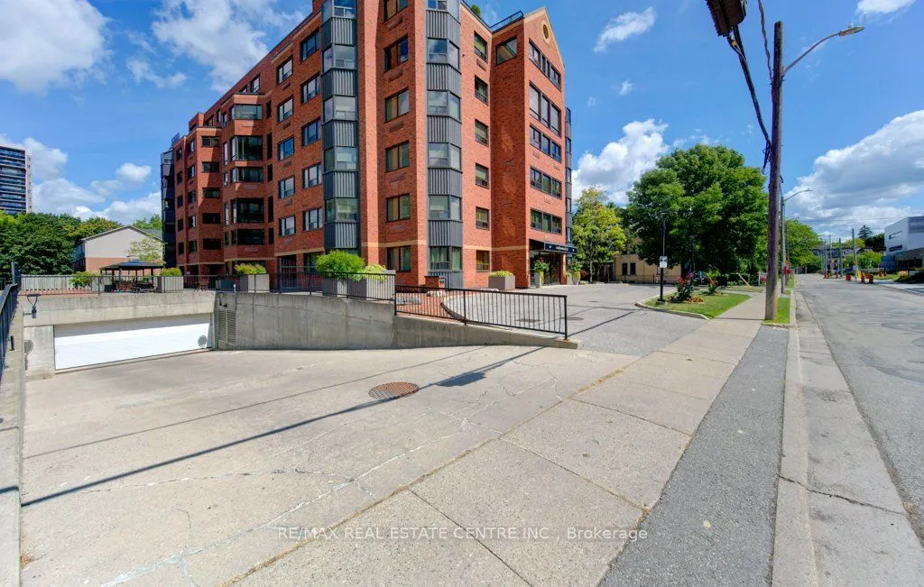 20 Ellen Street E, #405