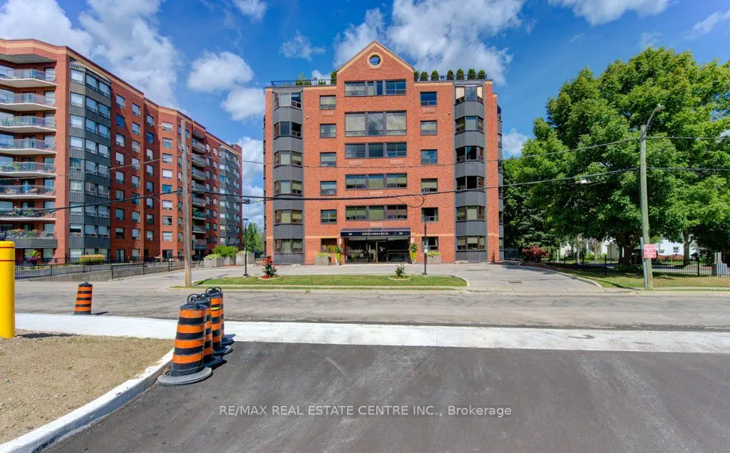 20 Ellen Street E, #405