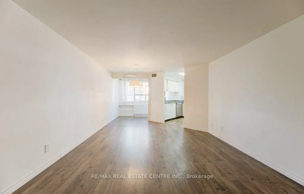20 Ellen Street E, #405