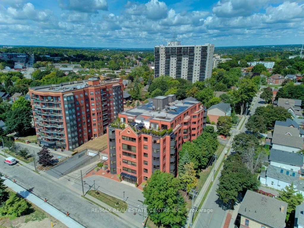 20 Ellen Street E, #405