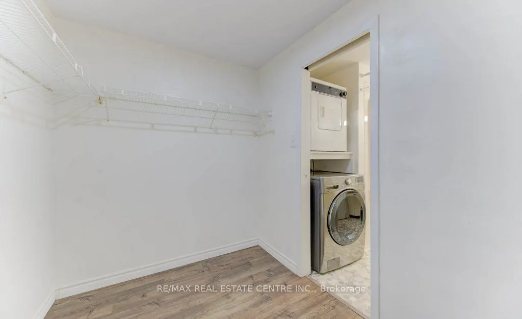 20 Ellen Street E, #405
