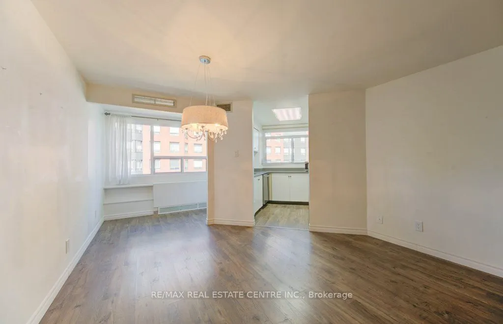 20 Ellen Street E, #405