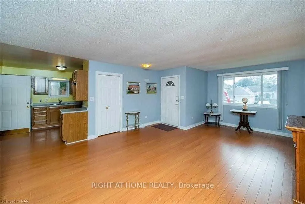 3 Herrick Avenue, #Main Fl