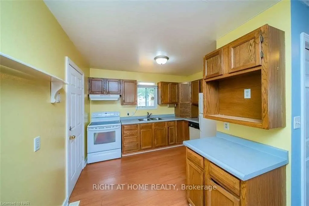 3 Herrick Avenue, #Main Fl