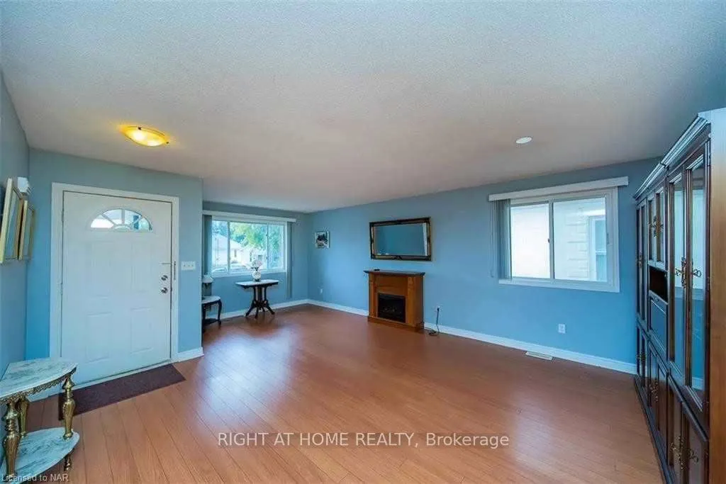 3 Herrick Avenue, #Main Fl
