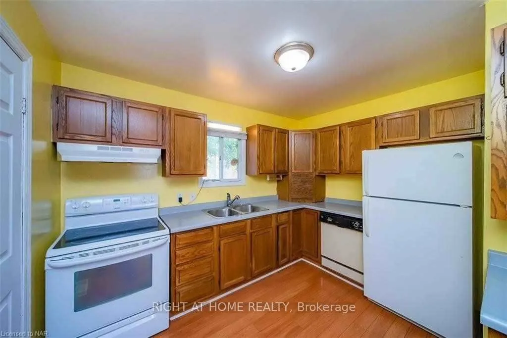 3 Herrick Avenue, #Main Fl