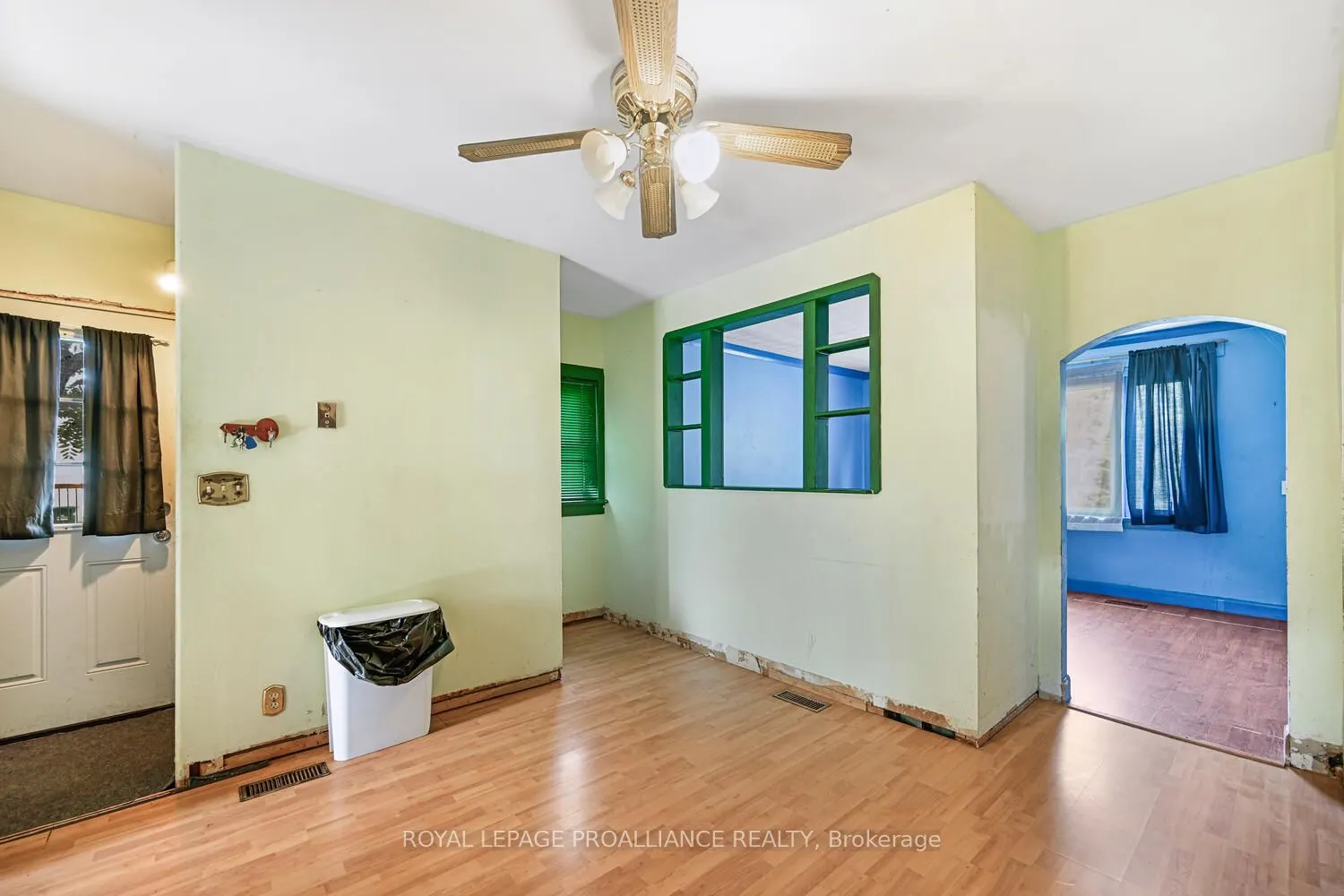 27 Broadway Avenue