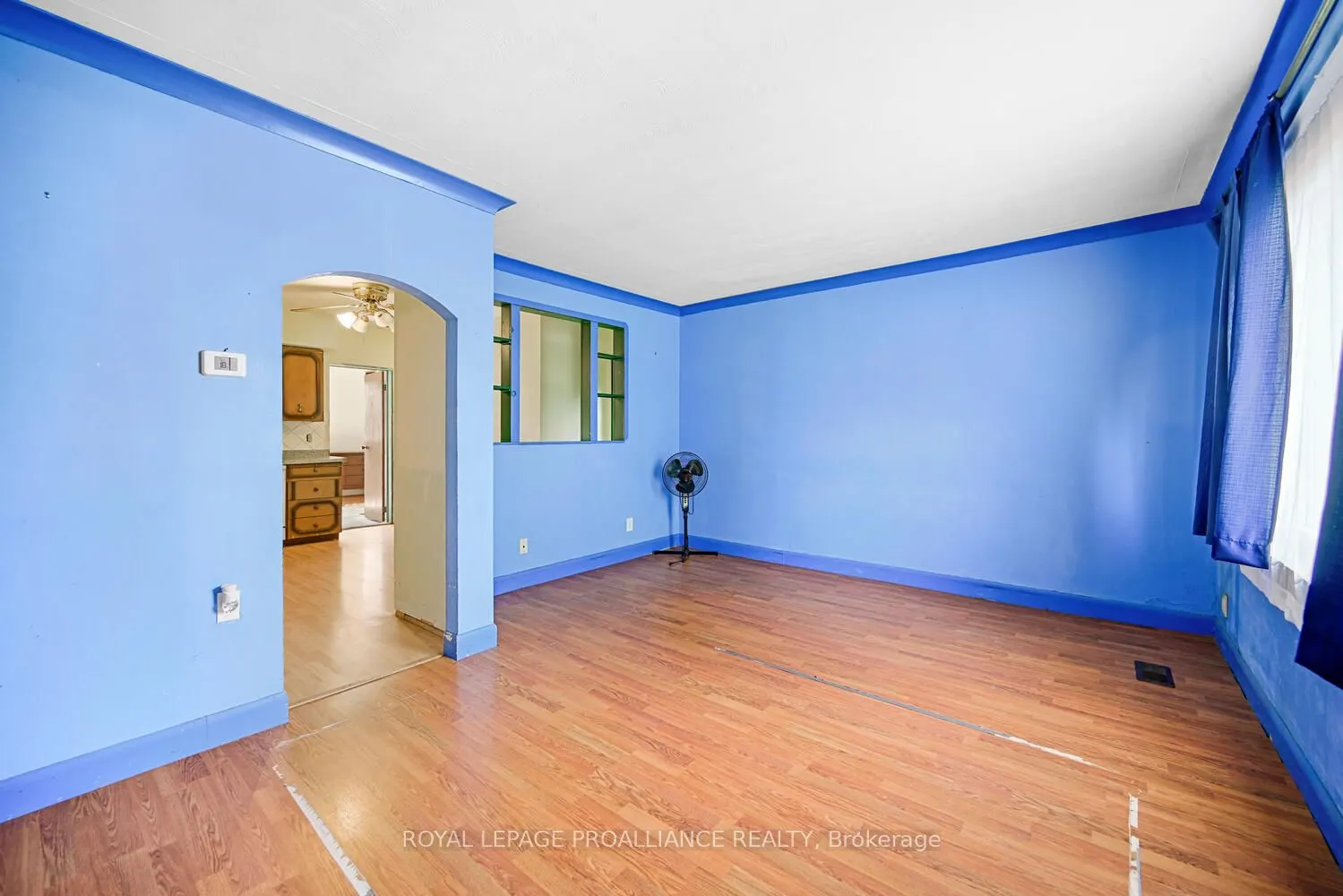 27 Broadway Avenue