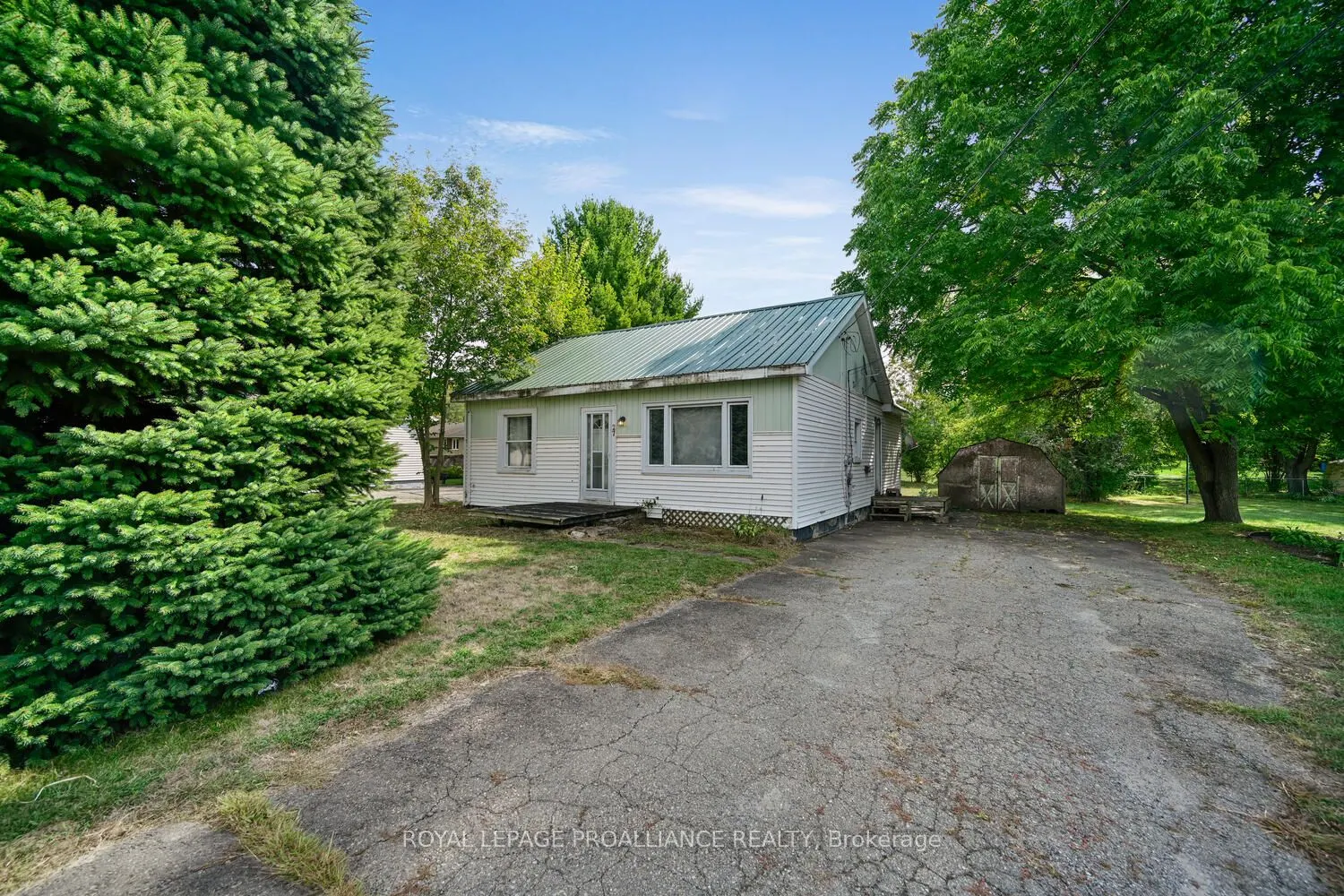 27 Broadway Avenue