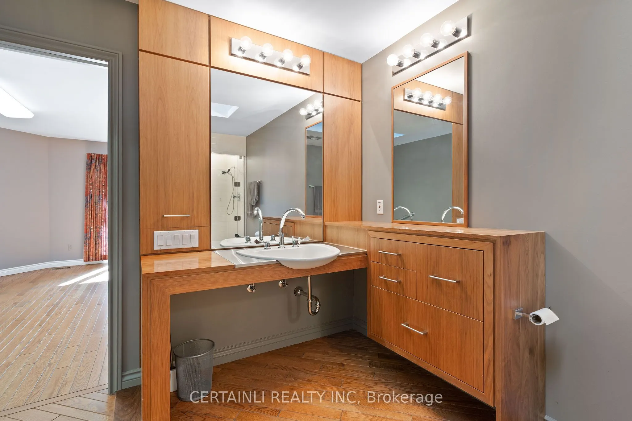 10 Mackellar Avenue, #5