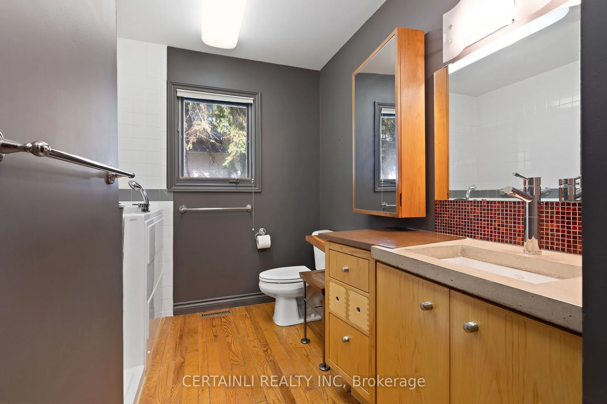10 Mackellar Avenue, #5