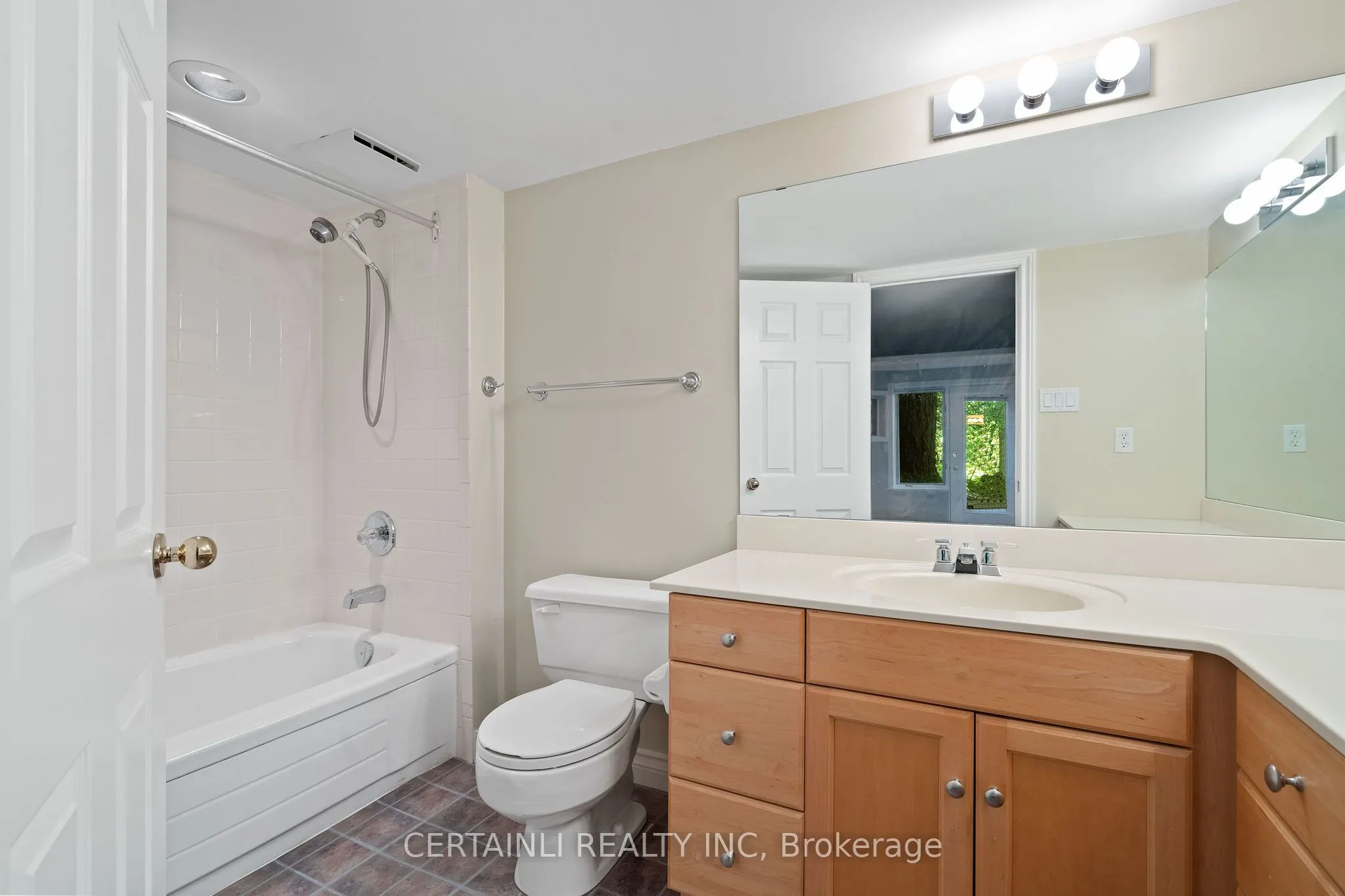10 Mackellar Avenue, #5