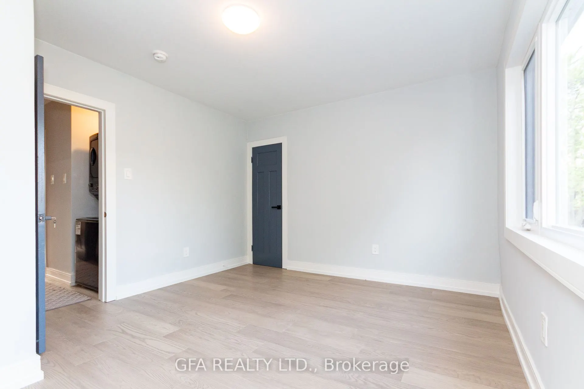 42 Barnesdale Avenue N, #Upper Level