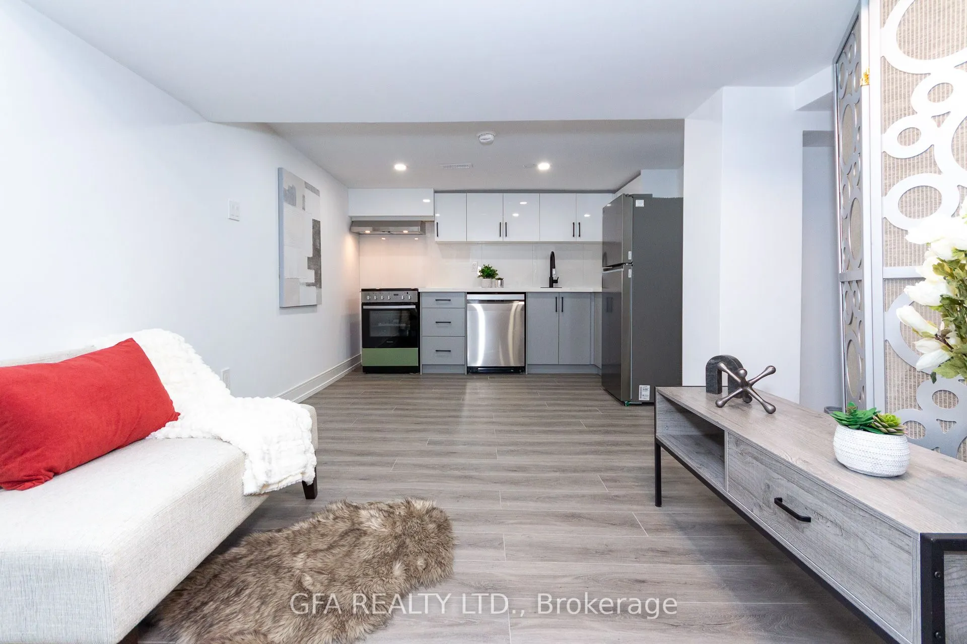 42 Barnesdale Avenue N, #Lower Level