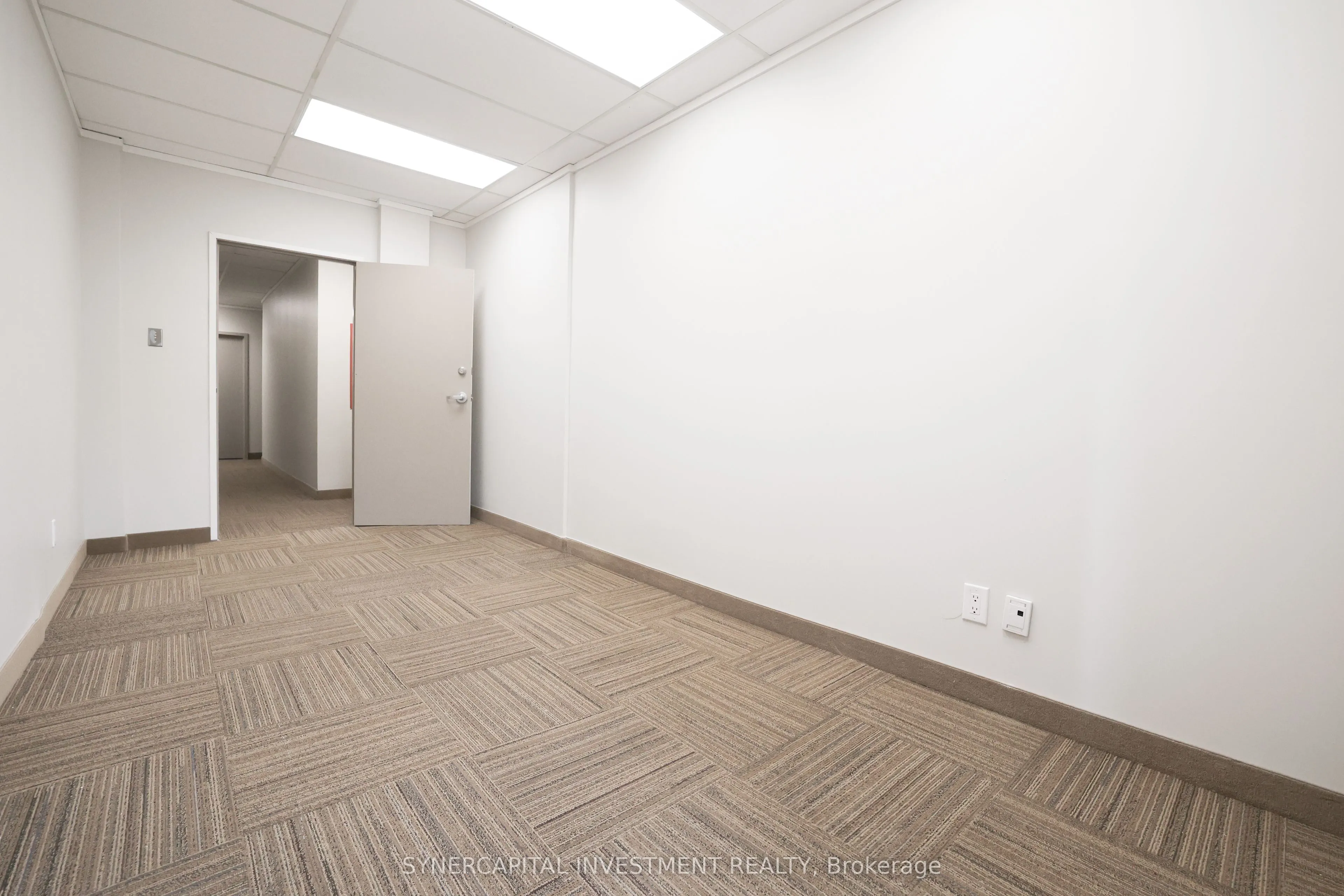 1376 Bank Street, #212