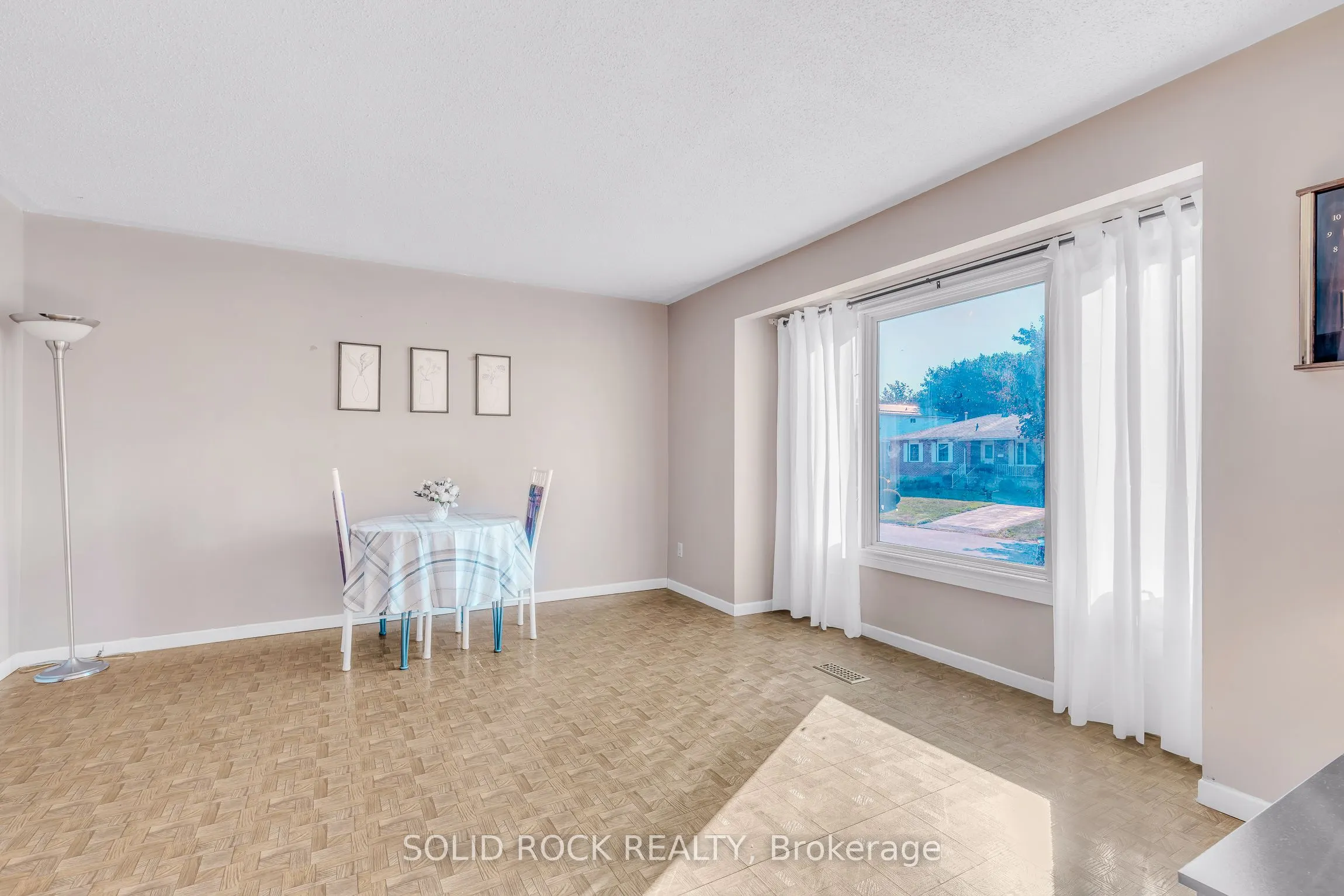 857 Cunningham Crescent