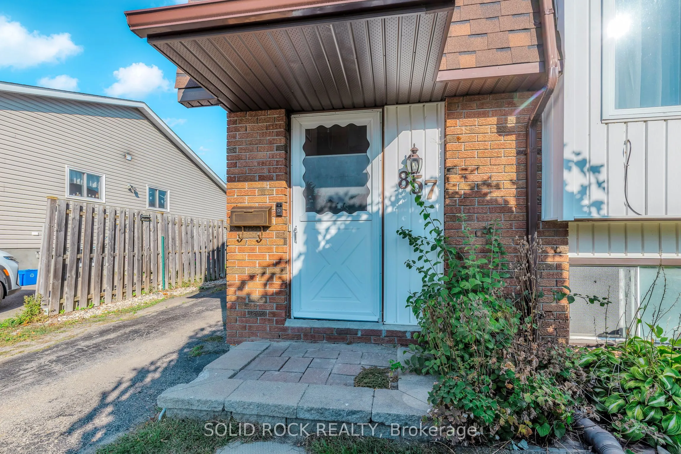 857 Cunningham Crescent
