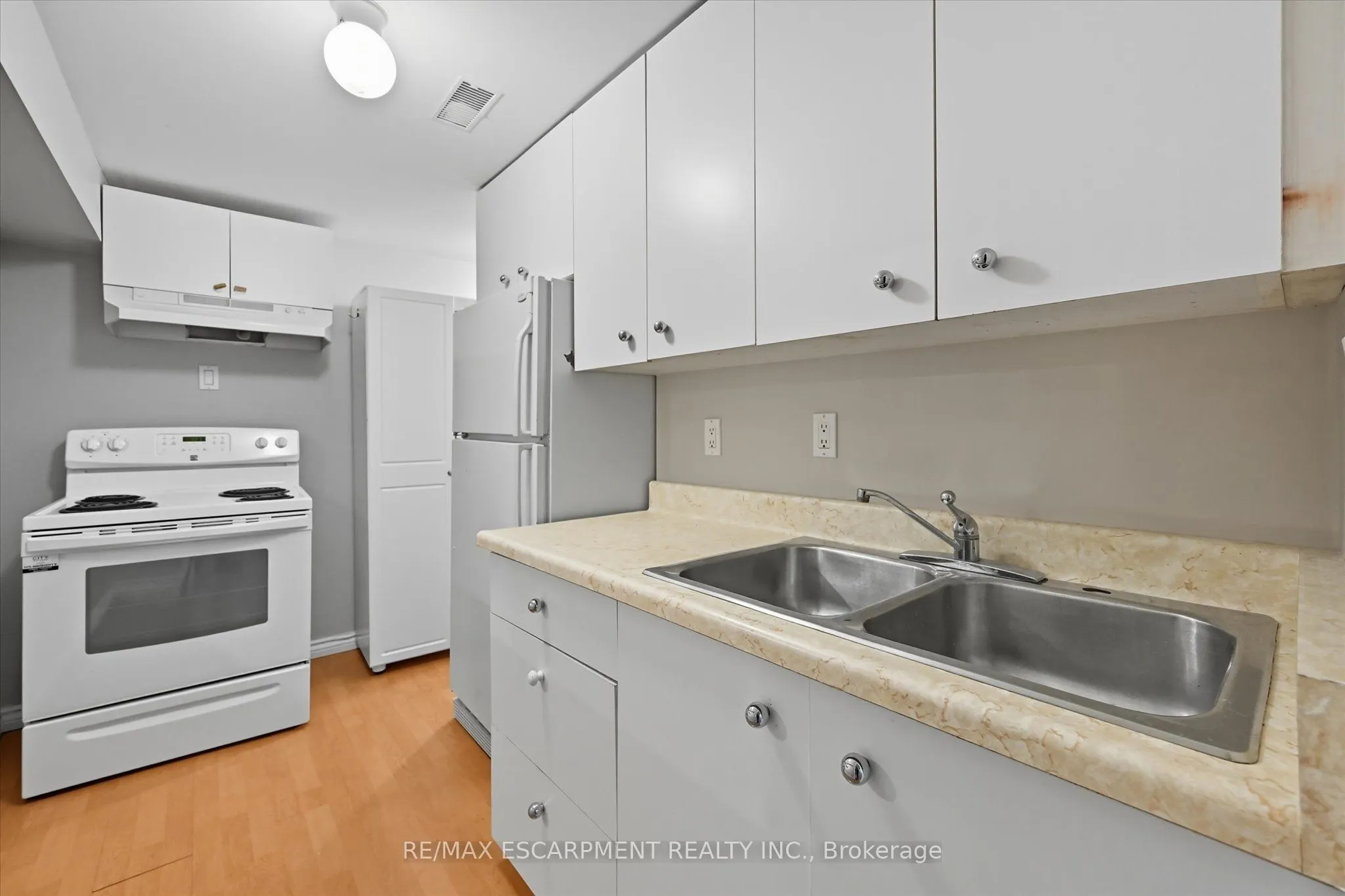 966 UPPER SHERMAN Avenue