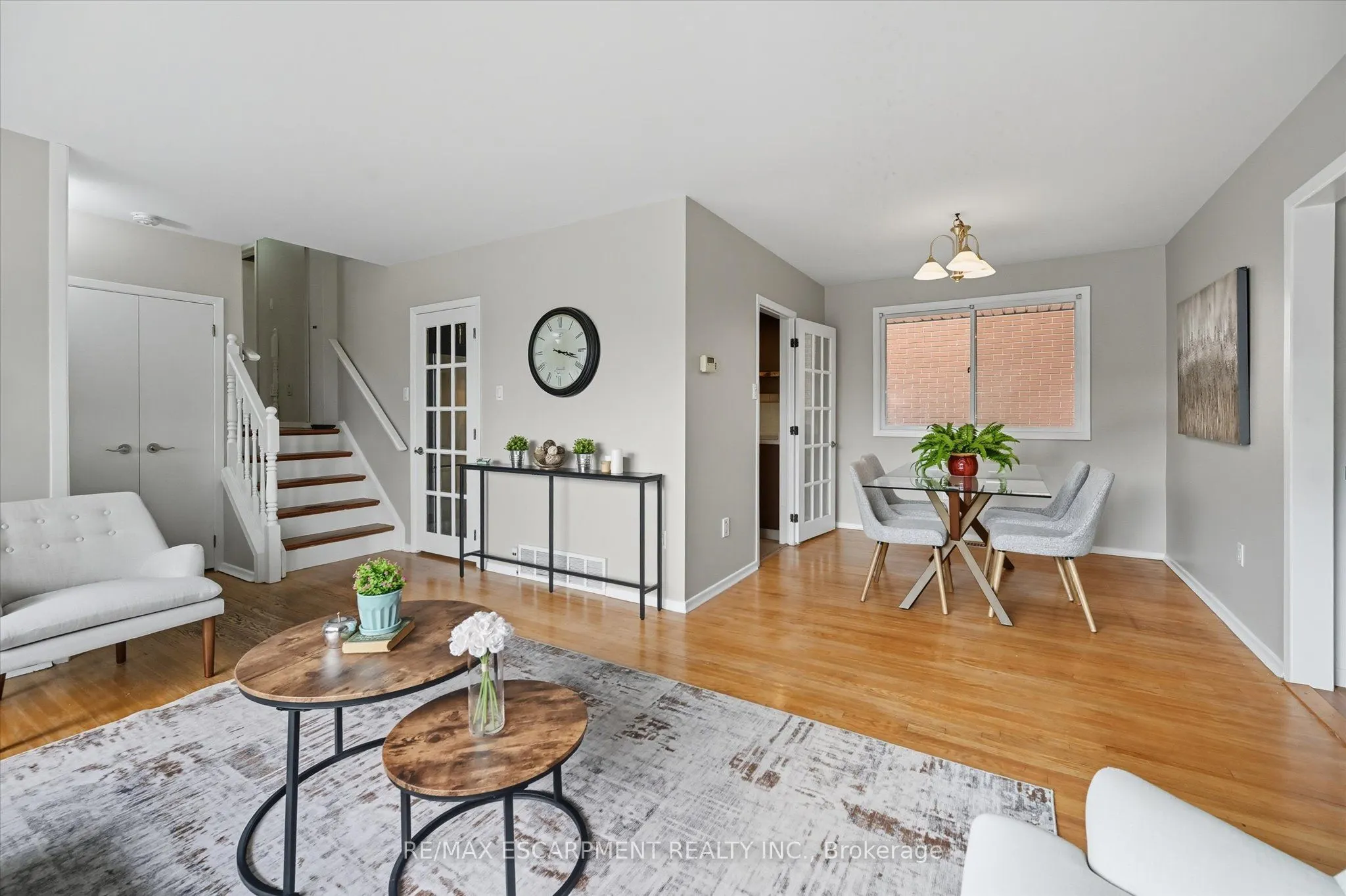 966 UPPER SHERMAN Avenue