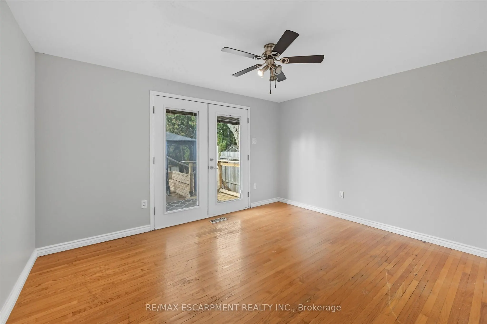 966 UPPER SHERMAN Avenue
