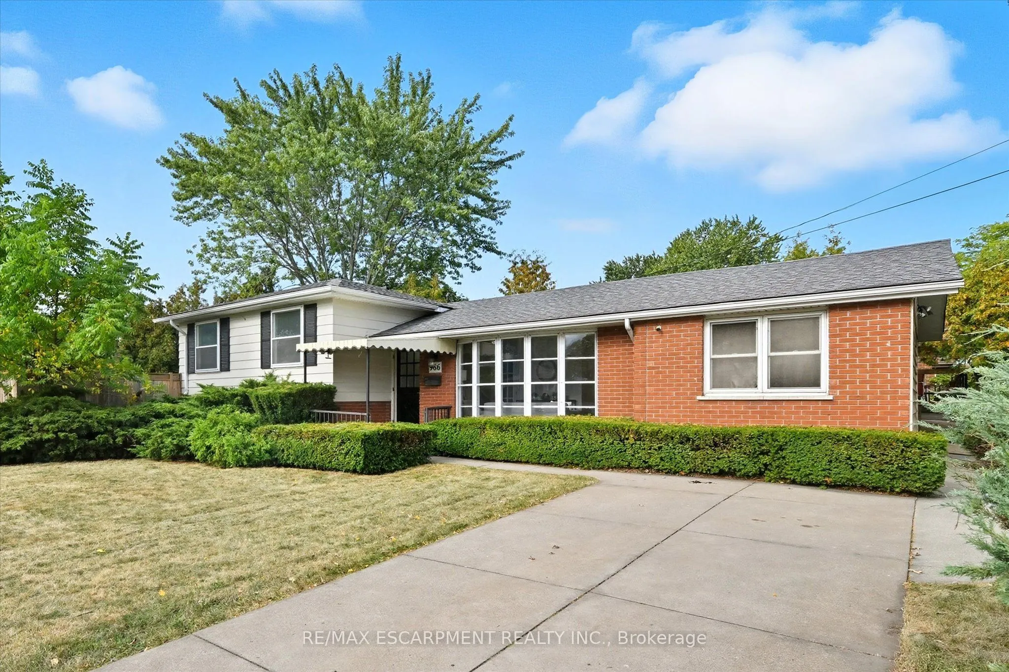 966 UPPER SHERMAN Avenue