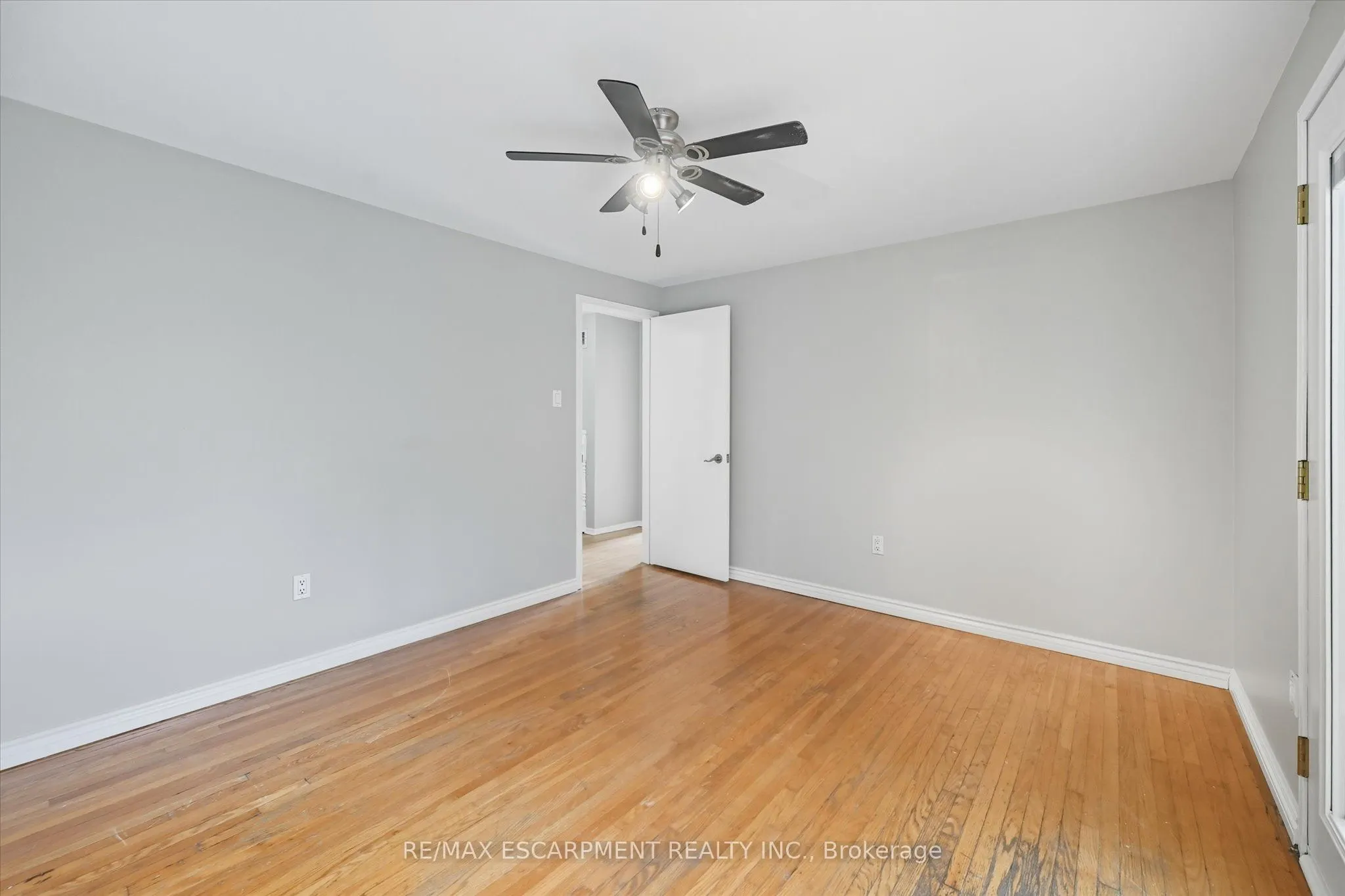 966 UPPER SHERMAN Avenue