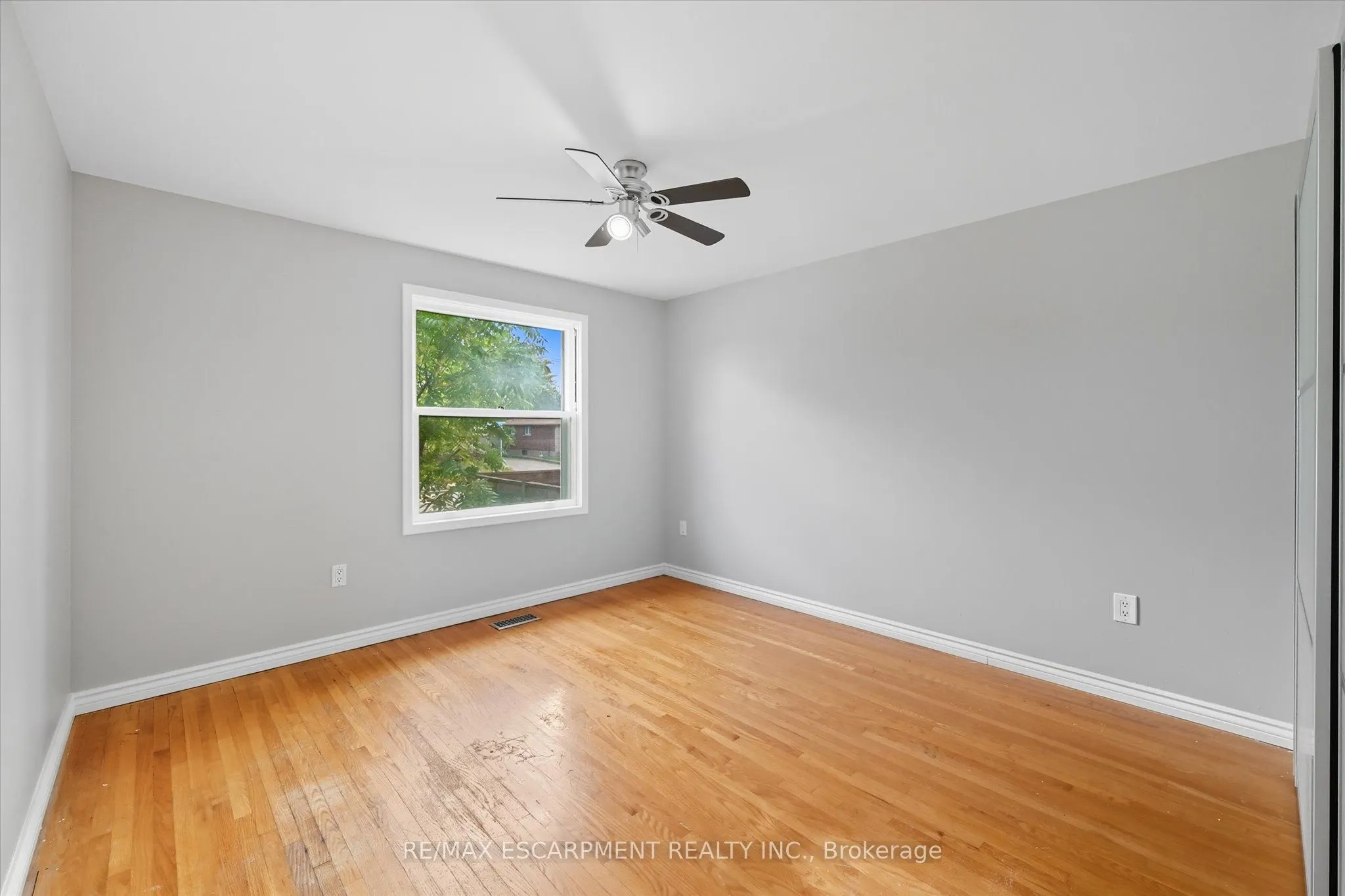 966 UPPER SHERMAN Avenue