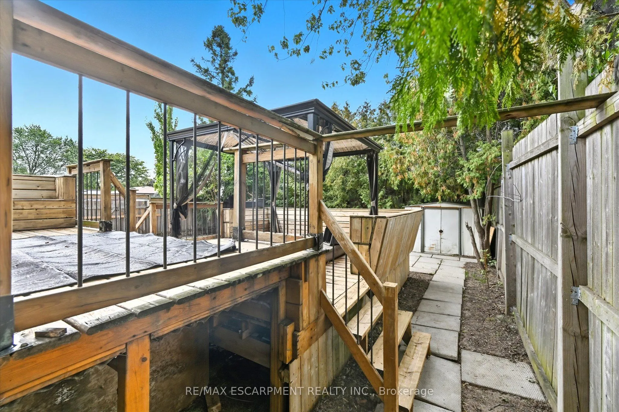 966 UPPER SHERMAN Avenue