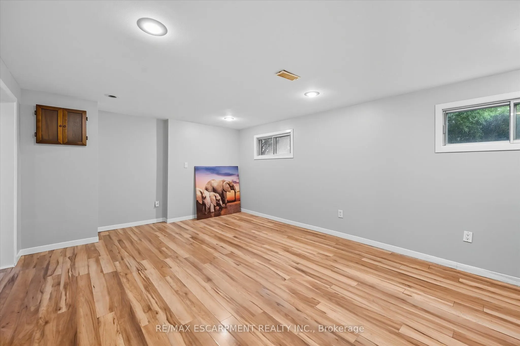 966 UPPER SHERMAN Avenue