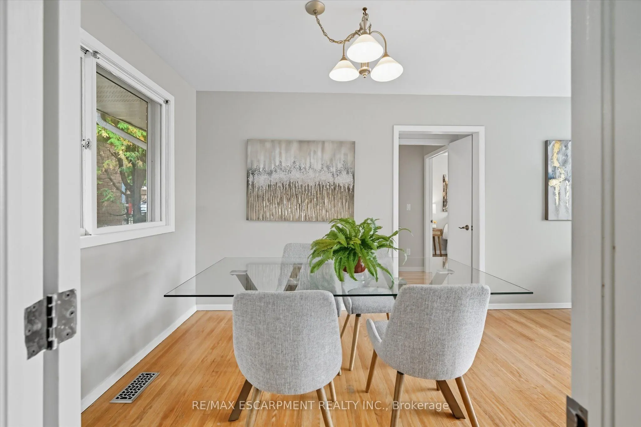 966 UPPER SHERMAN Avenue