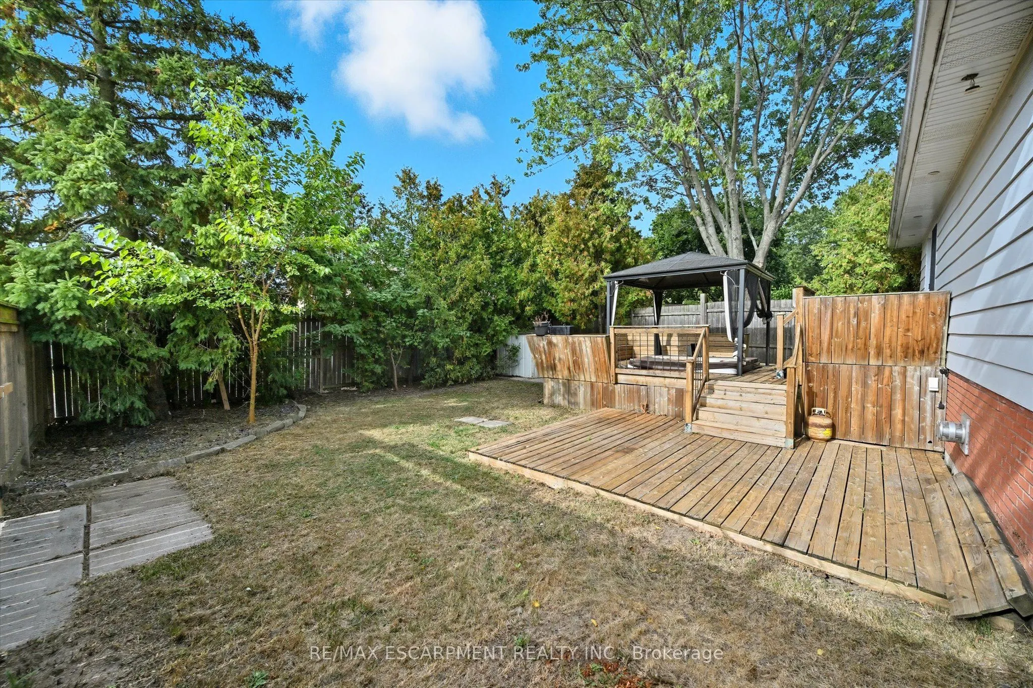 966 UPPER SHERMAN Avenue