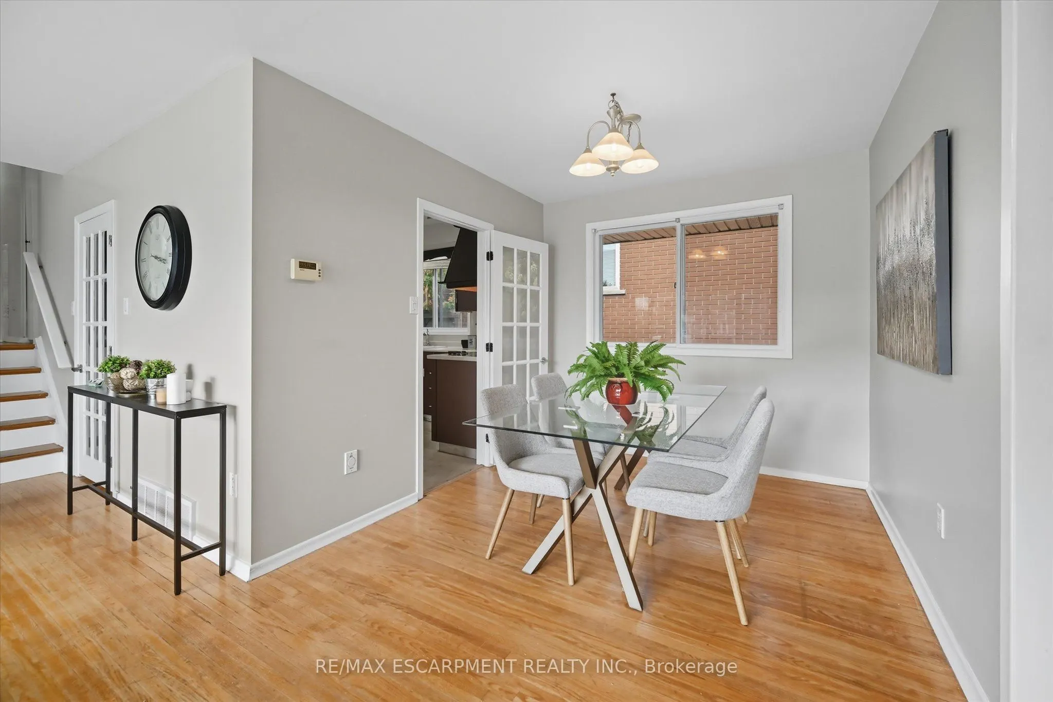 966 UPPER SHERMAN Avenue