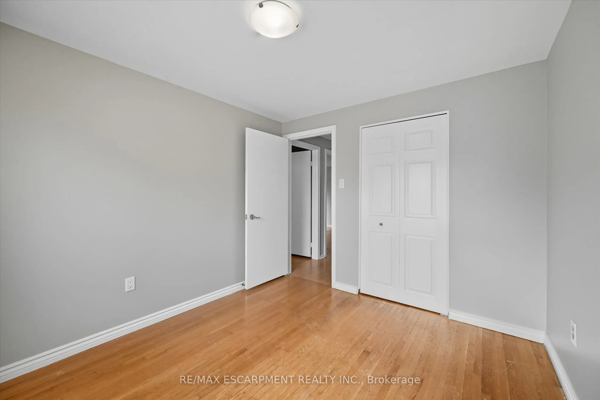 966 UPPER SHERMAN Avenue