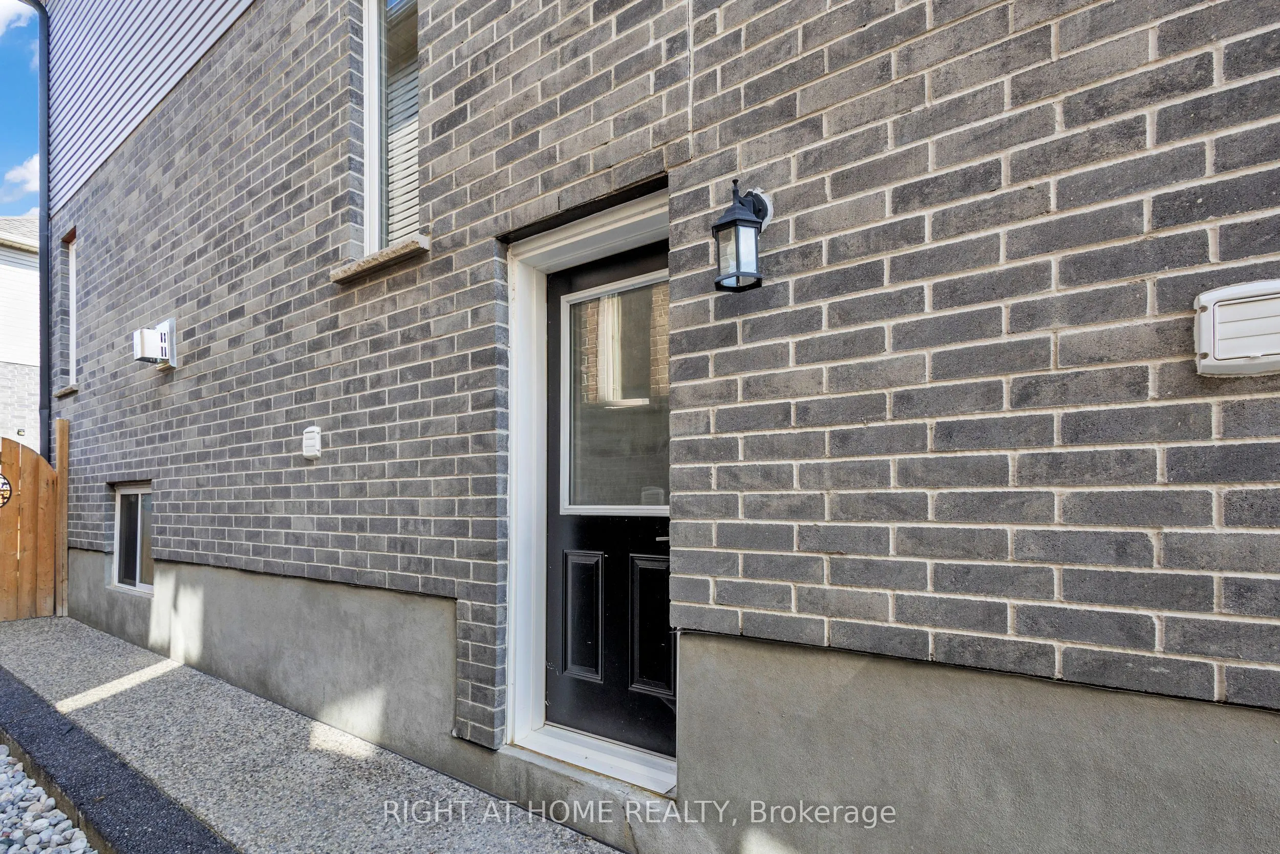 321 Carriage Way