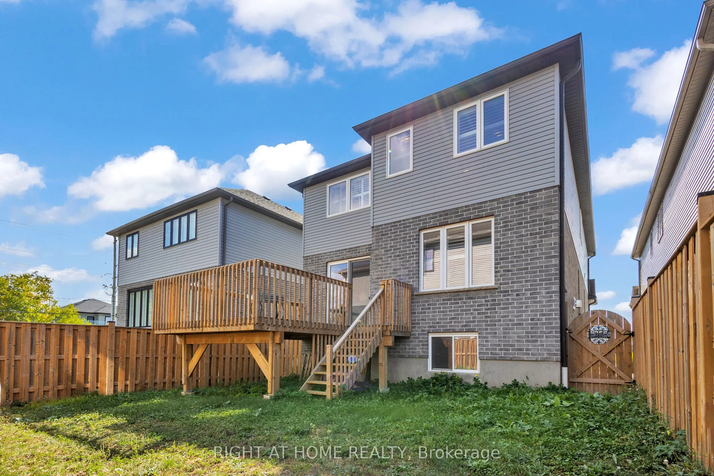 321 Carriage Way
